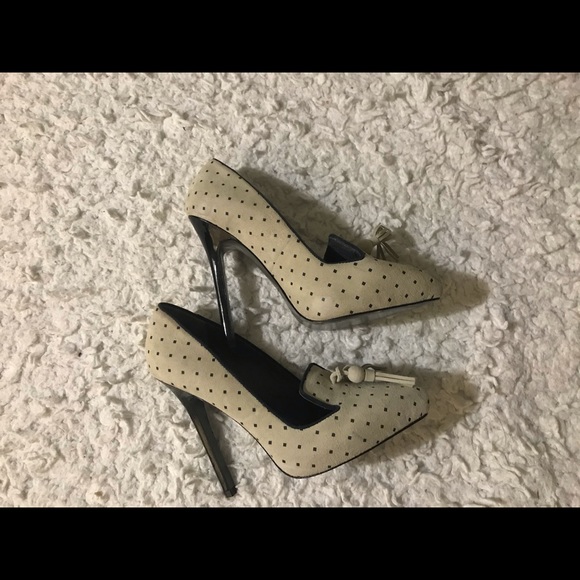 Unique Monika Chiang Shoe - Picture 3 of 7